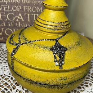 Beaded pendant‎ necklace